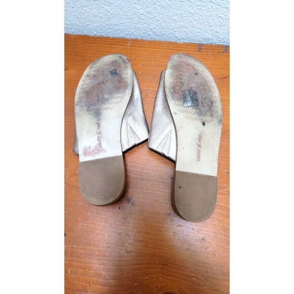 Violet & Red Womens Metallic Gold Leather Slides - Size 8 - Picture 6 of 7